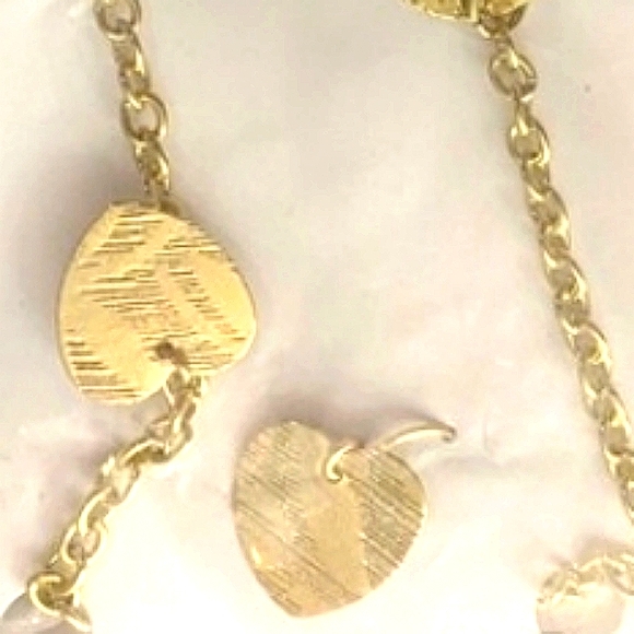 MINIMALIST Gold Heart Necklace & Earrings set - Picture 6 of 9